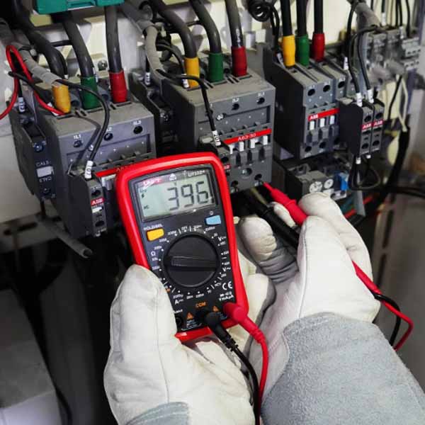Multimètre Numérique UNI-T UT33D+ 4